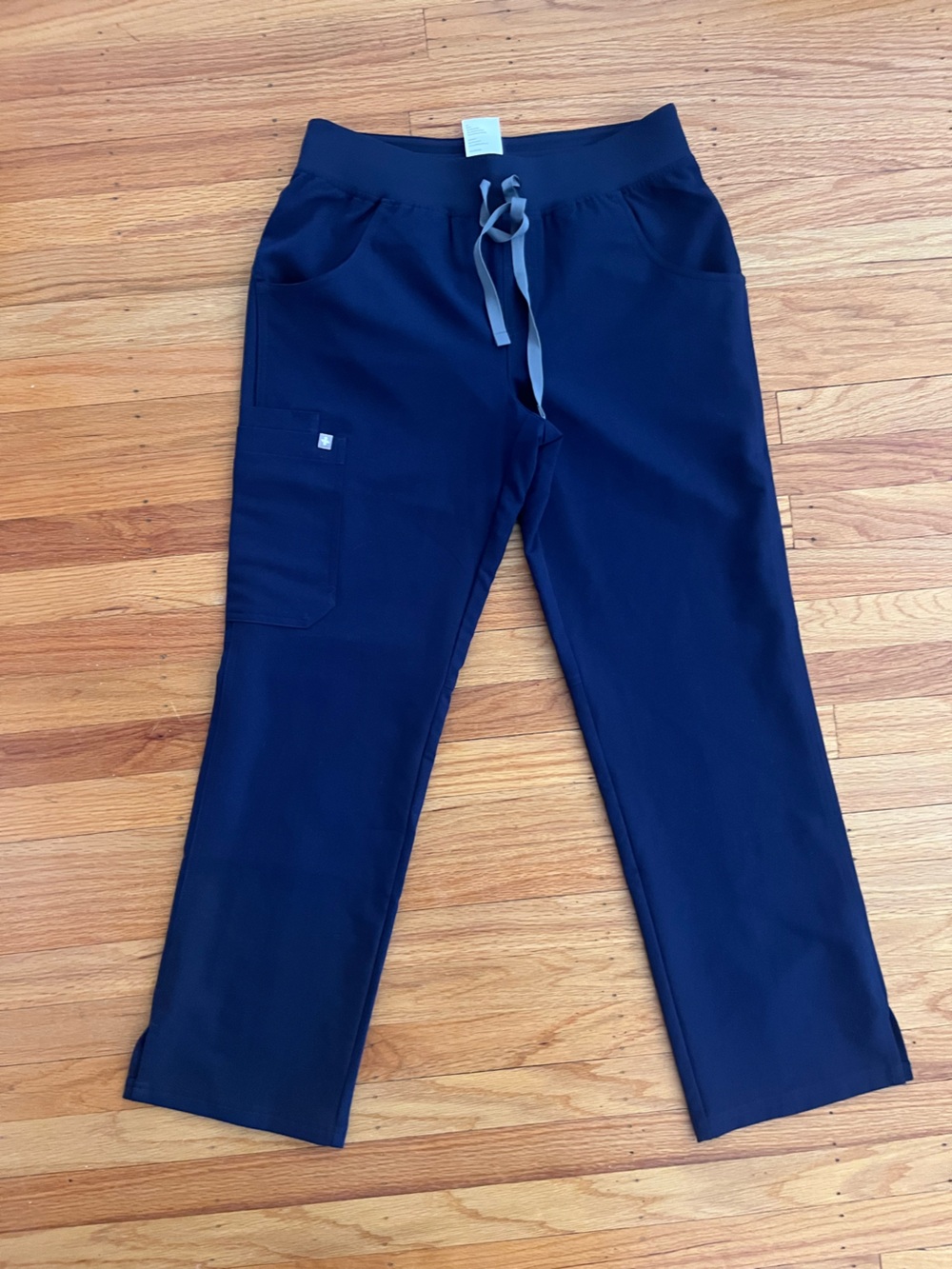 NWT Figs Kade Cargo Scrub Pants